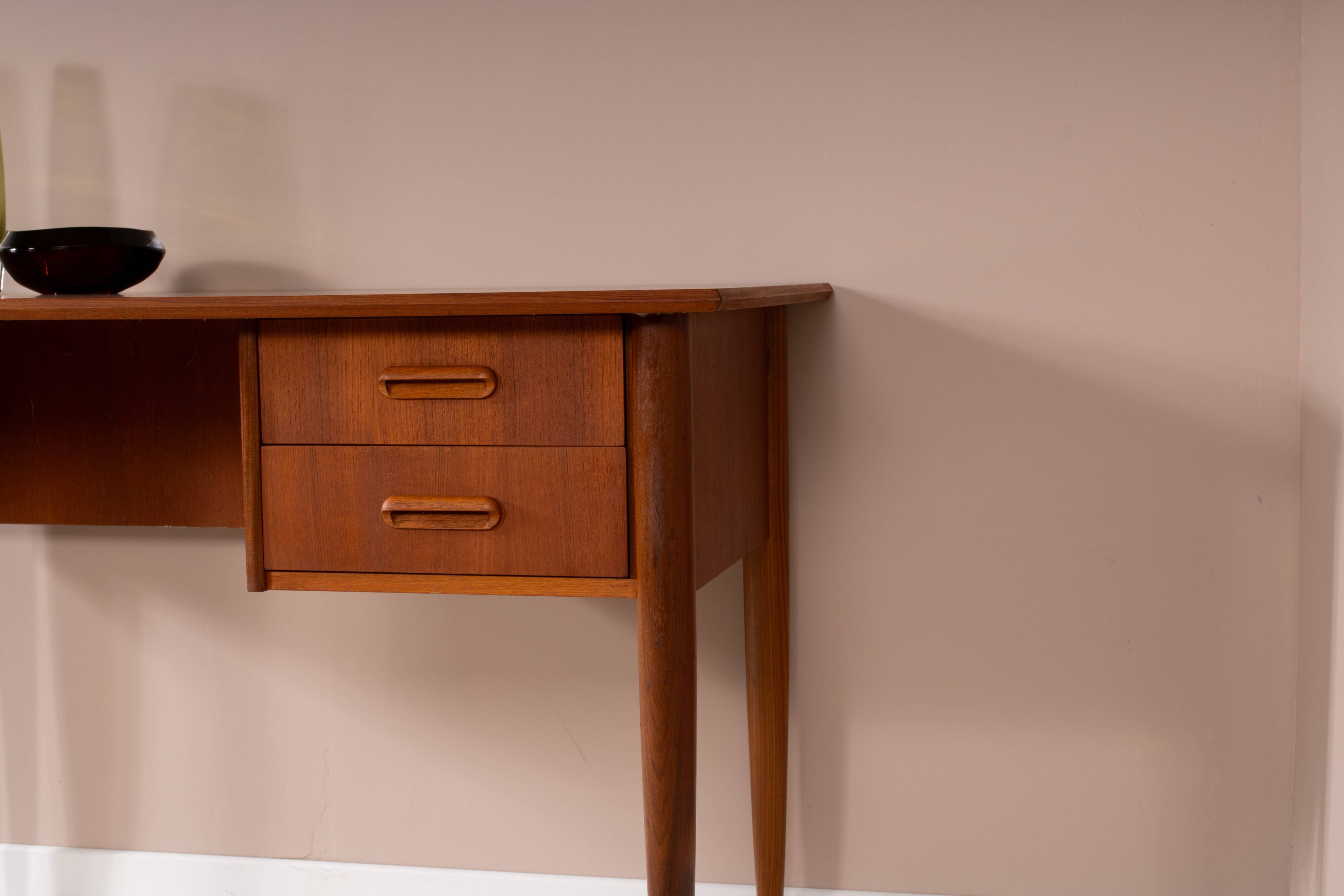 Scandinavian teak desk, 2 drawers