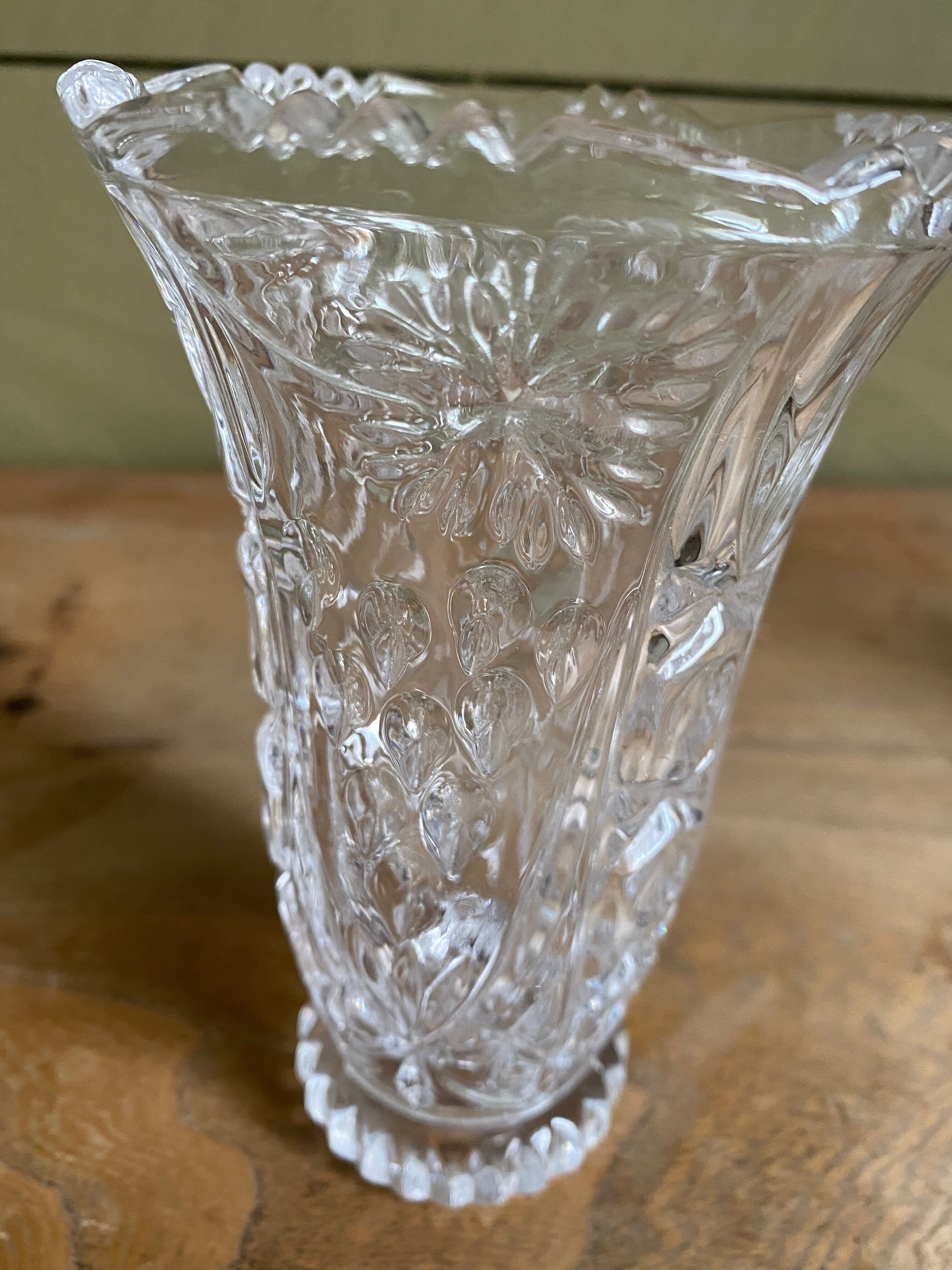 Vase en verre ciselé