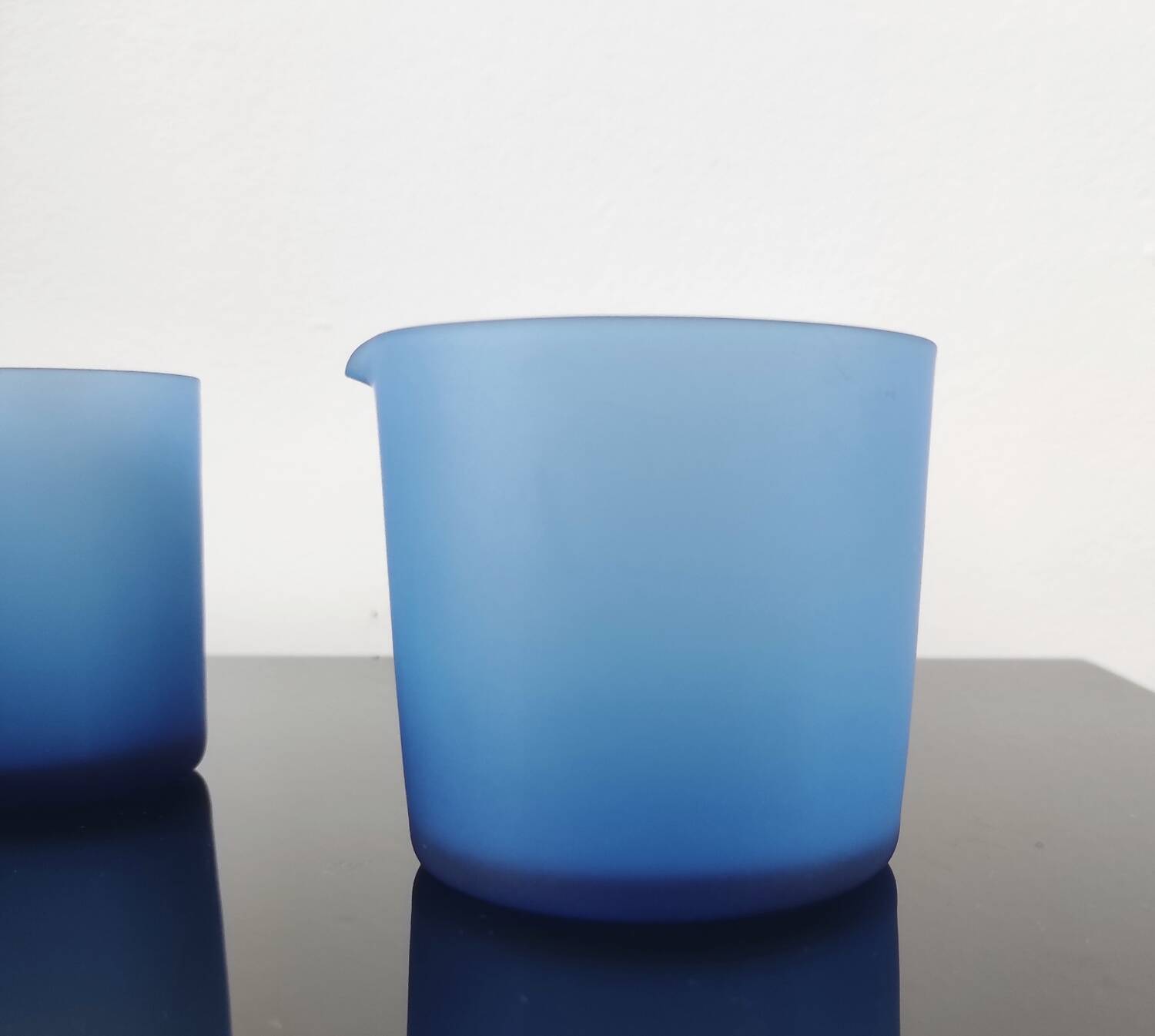 Ensemble service vintage bleu givré mat – 4 verres et 1 pichet