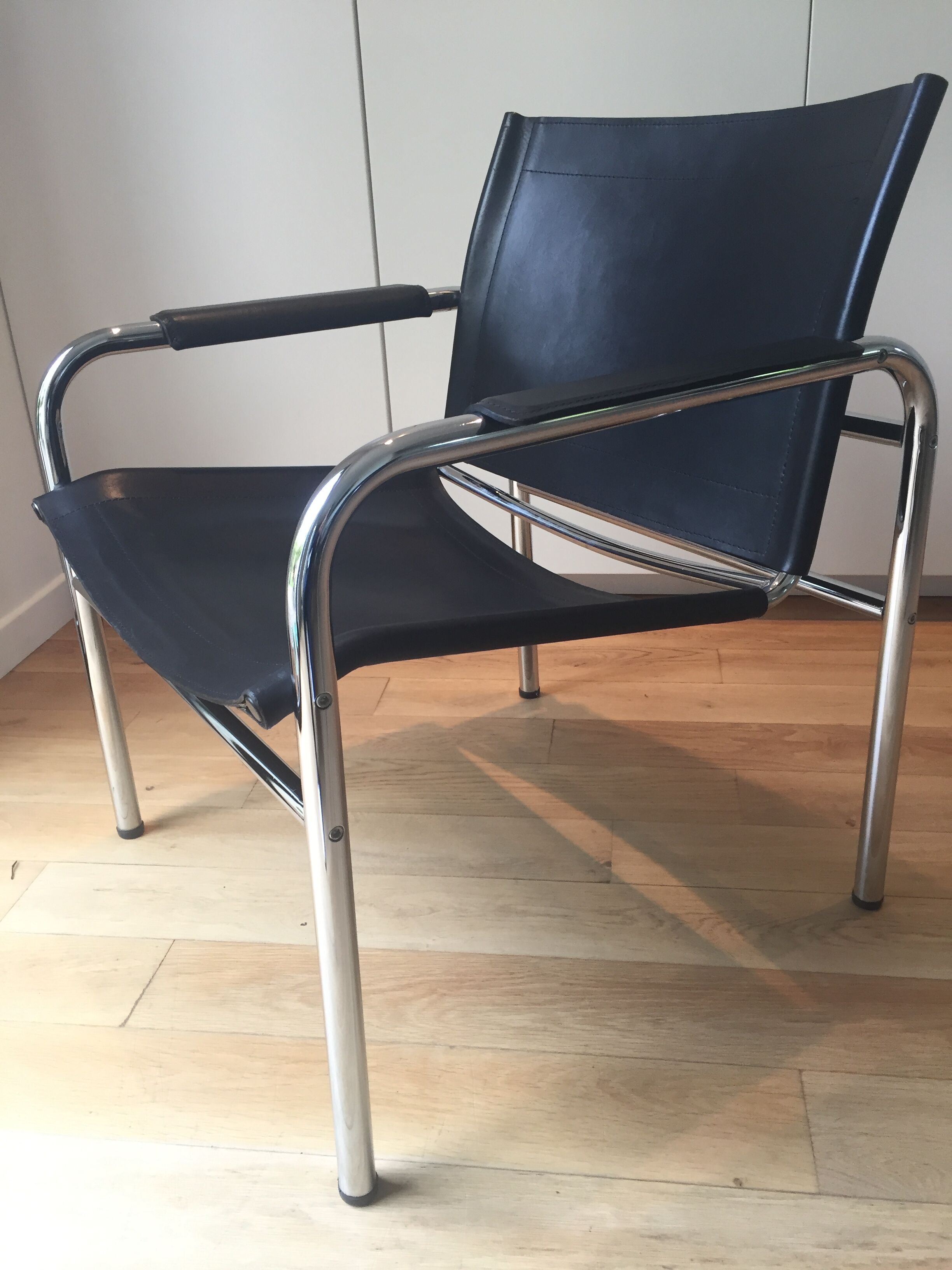 Bauhaus armchair in leather and chrome tubes, 70s 80s