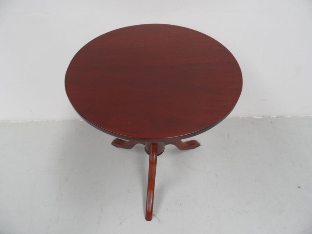 Antique mahogany round side table