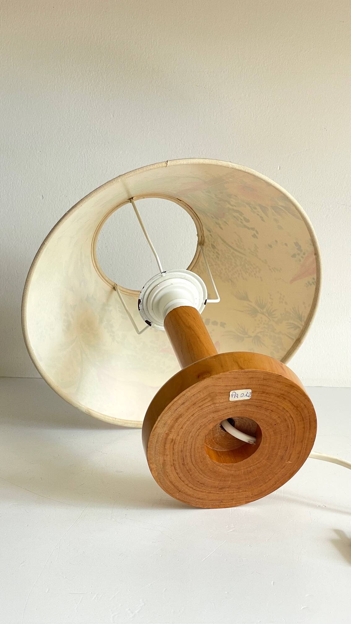 LAMP in Solid Pine Floral Shade VINTAGE