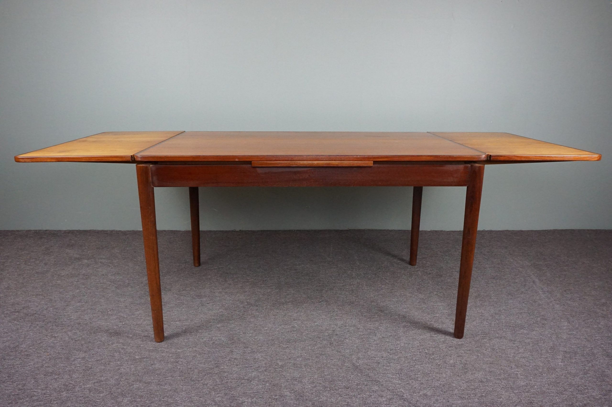 Stretchy vintage dining table Cees Braakvan for Pastoe