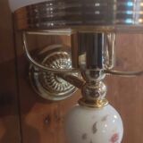 Simple wall lamp with white opaline