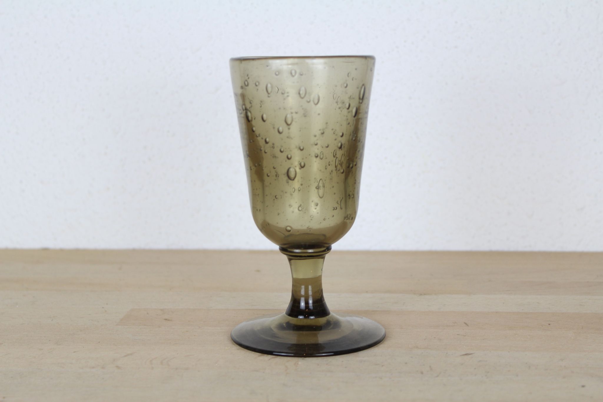 Smoked bubble glass