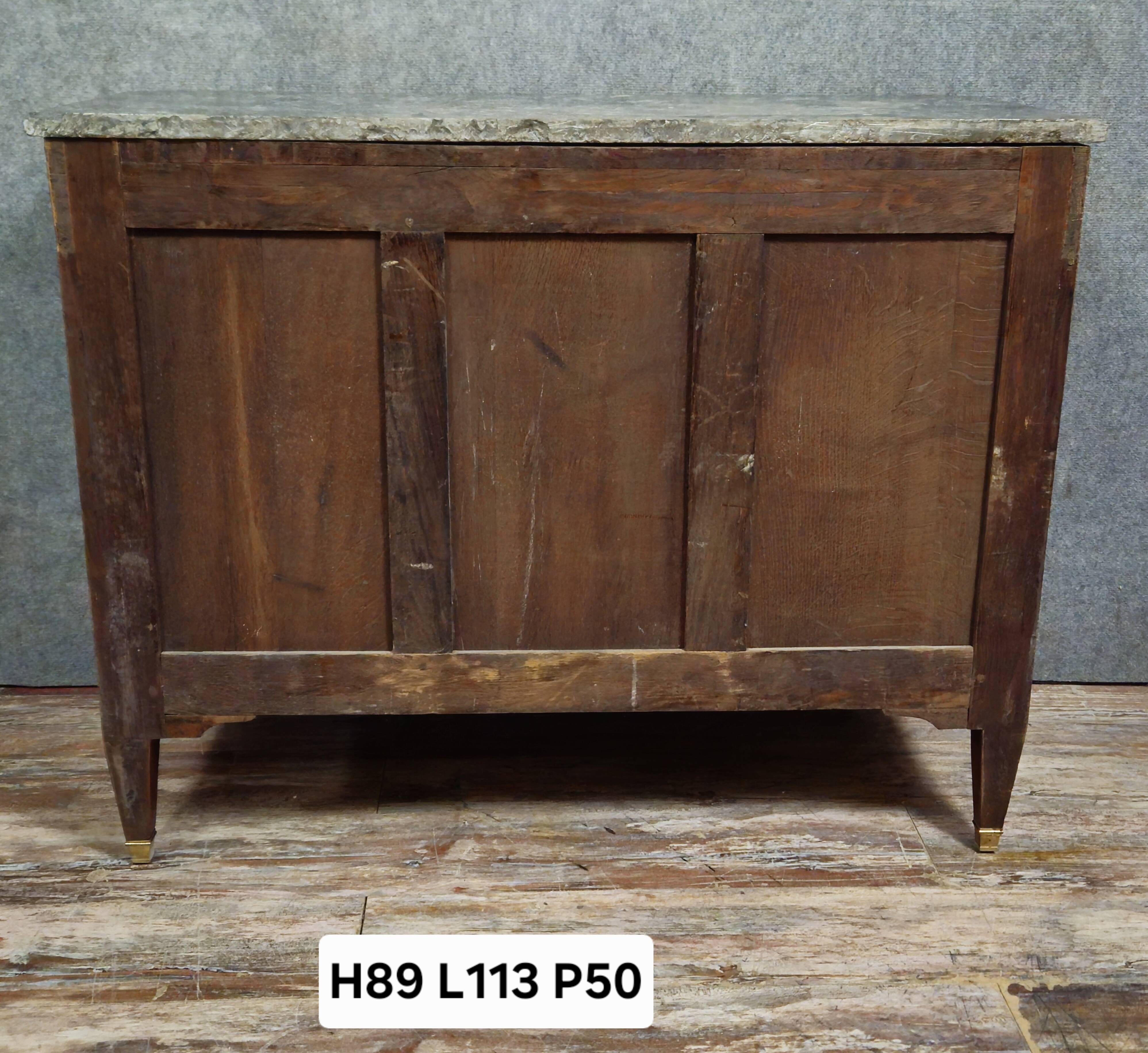Commode ancienne époque Louis XVI en acajou et filets avec plateau marbre