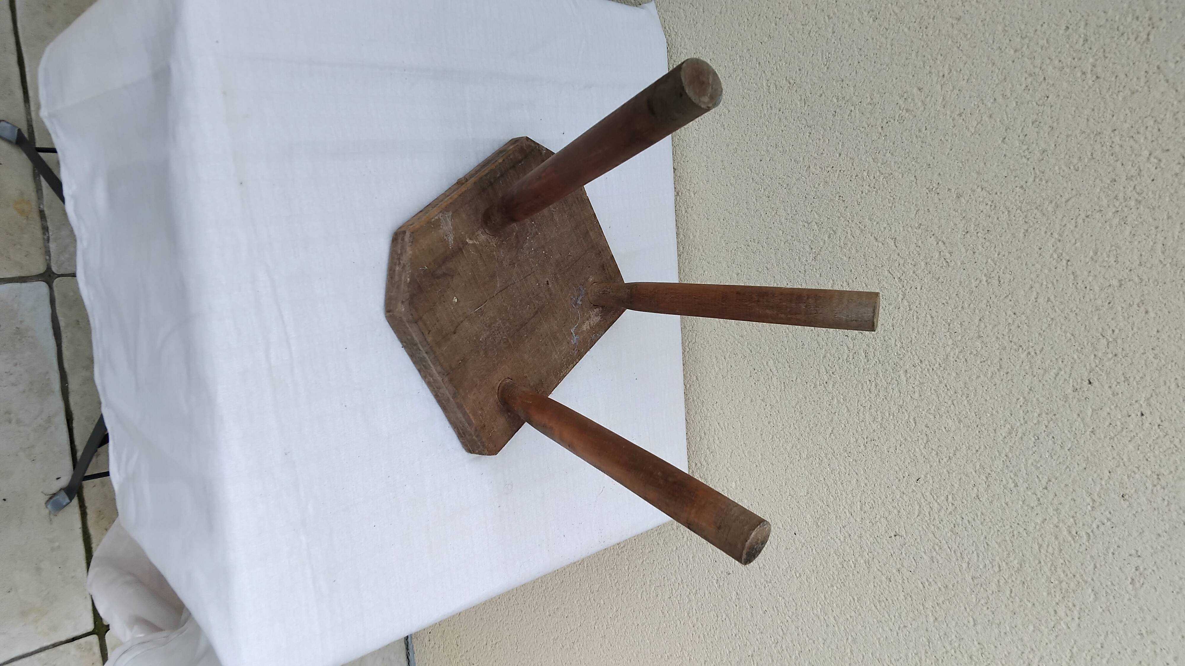 Antique vintage tripod milking stool