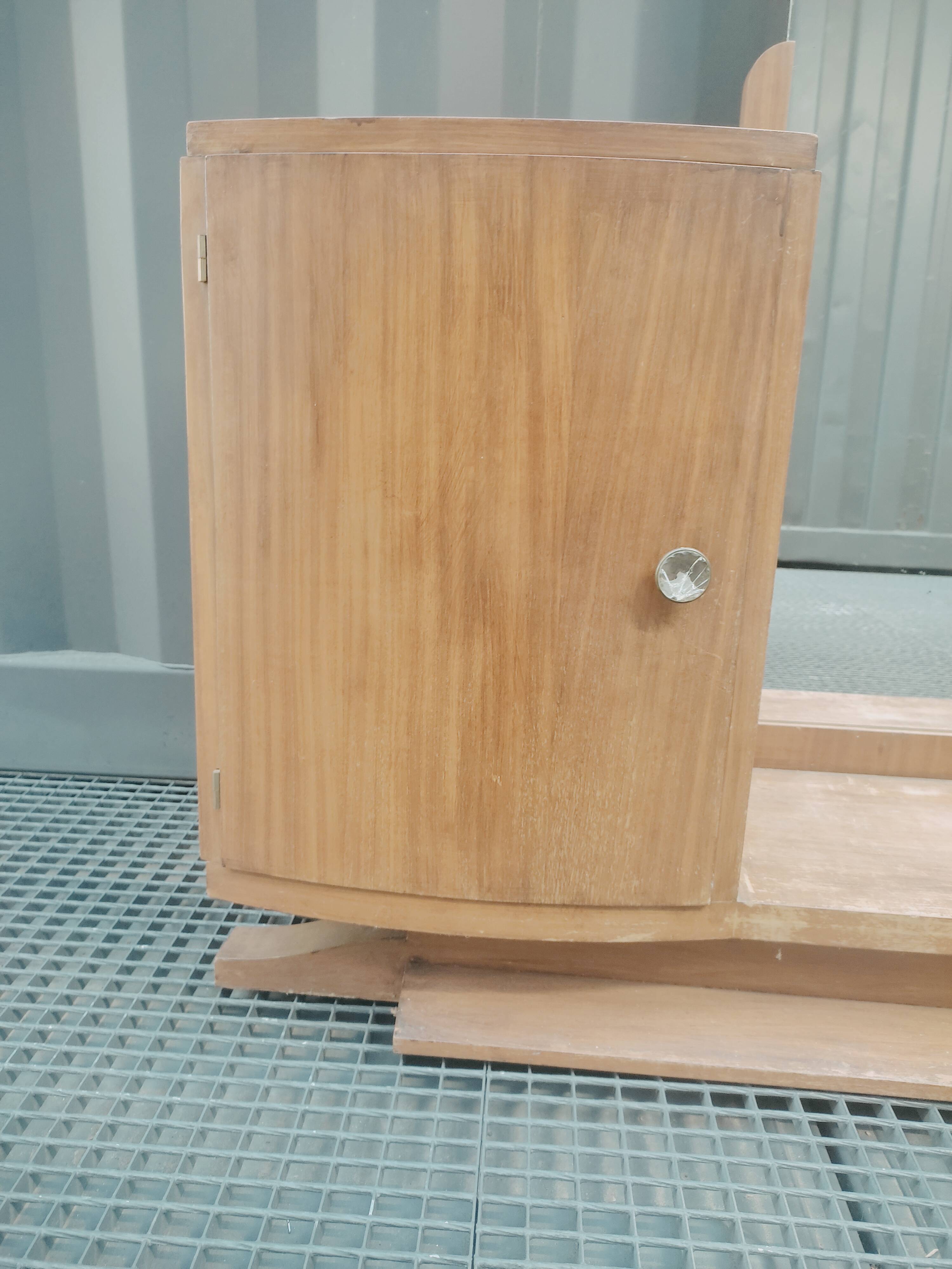 Hairdresser psyche art deco