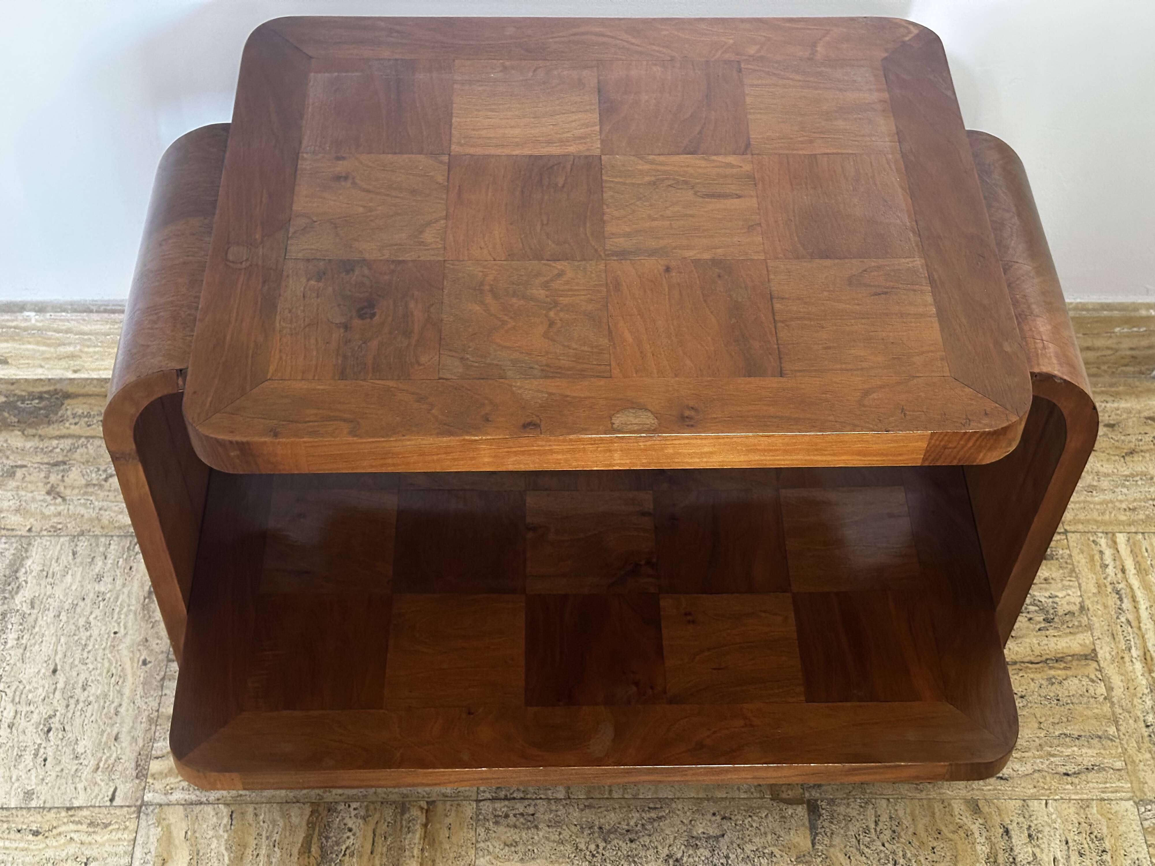 1930s Art Deco side table in marquetry walnut