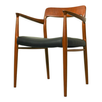 Chaise de salle à manger modèle 65 en teck et cuir par Niels Otto Møller