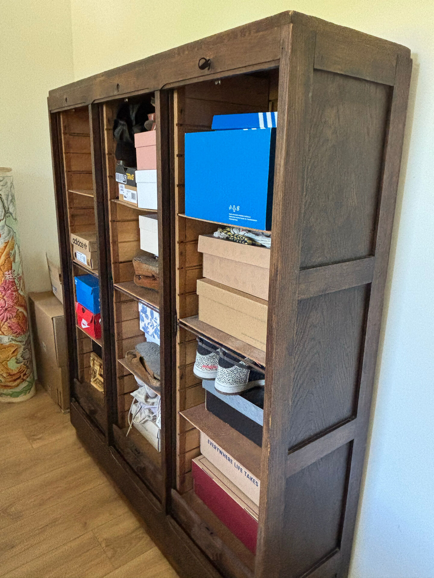 Curtain cabinet 1950