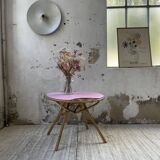 Table basse vintage en rotin rose
