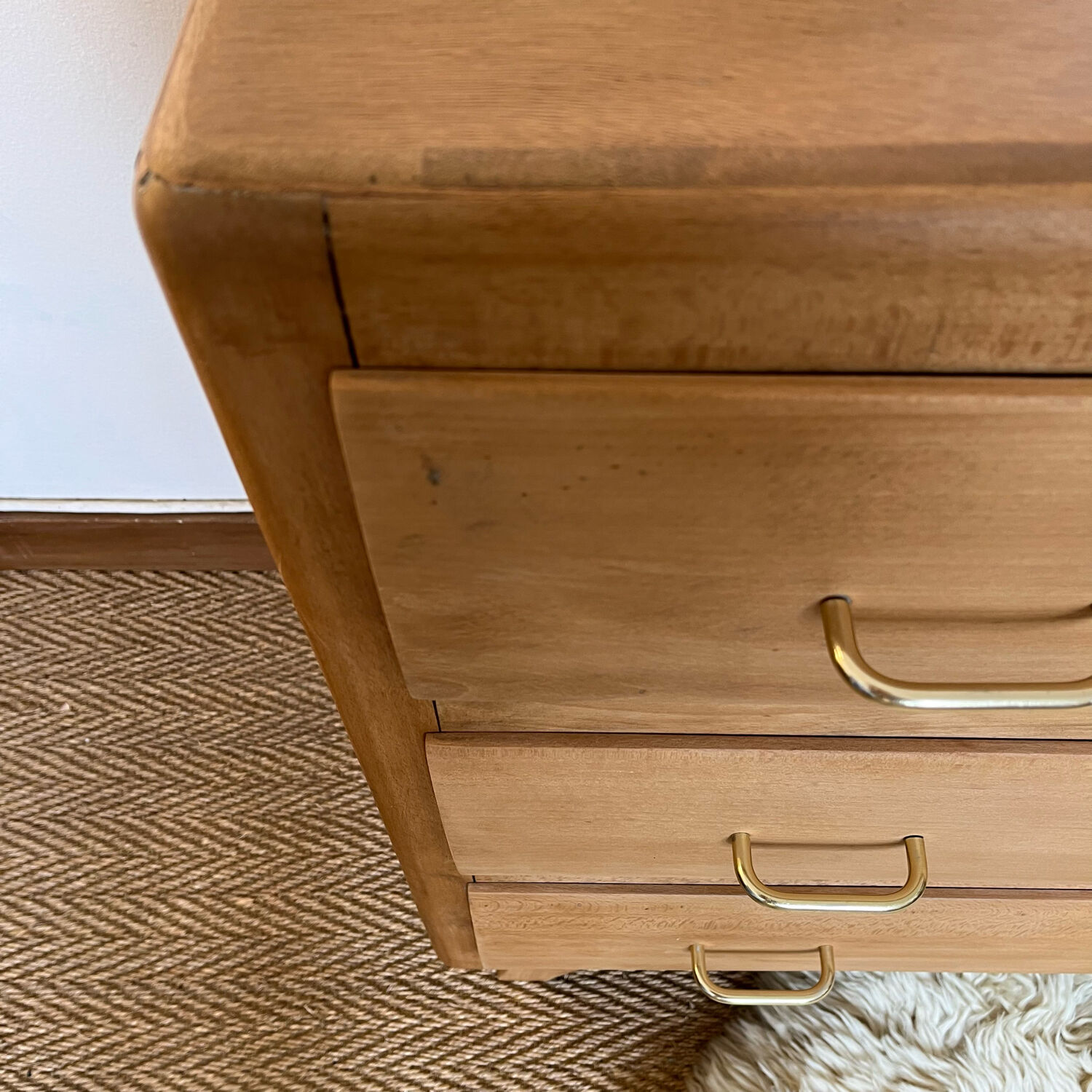 Commode vintage bois pieds compas