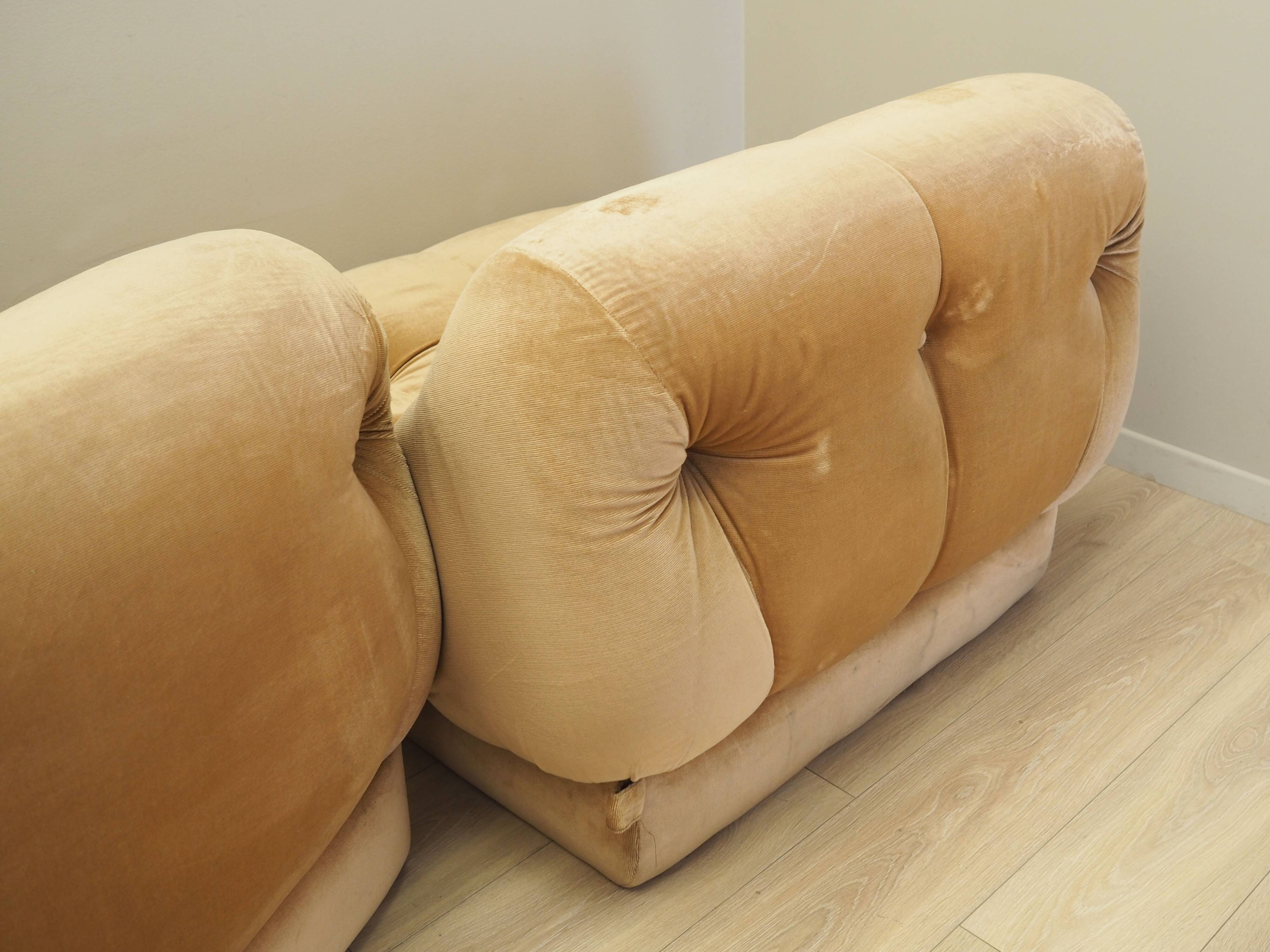 Modular sofa, Italian design, 1970s, designer: Rino Maturi, manufacturer: M