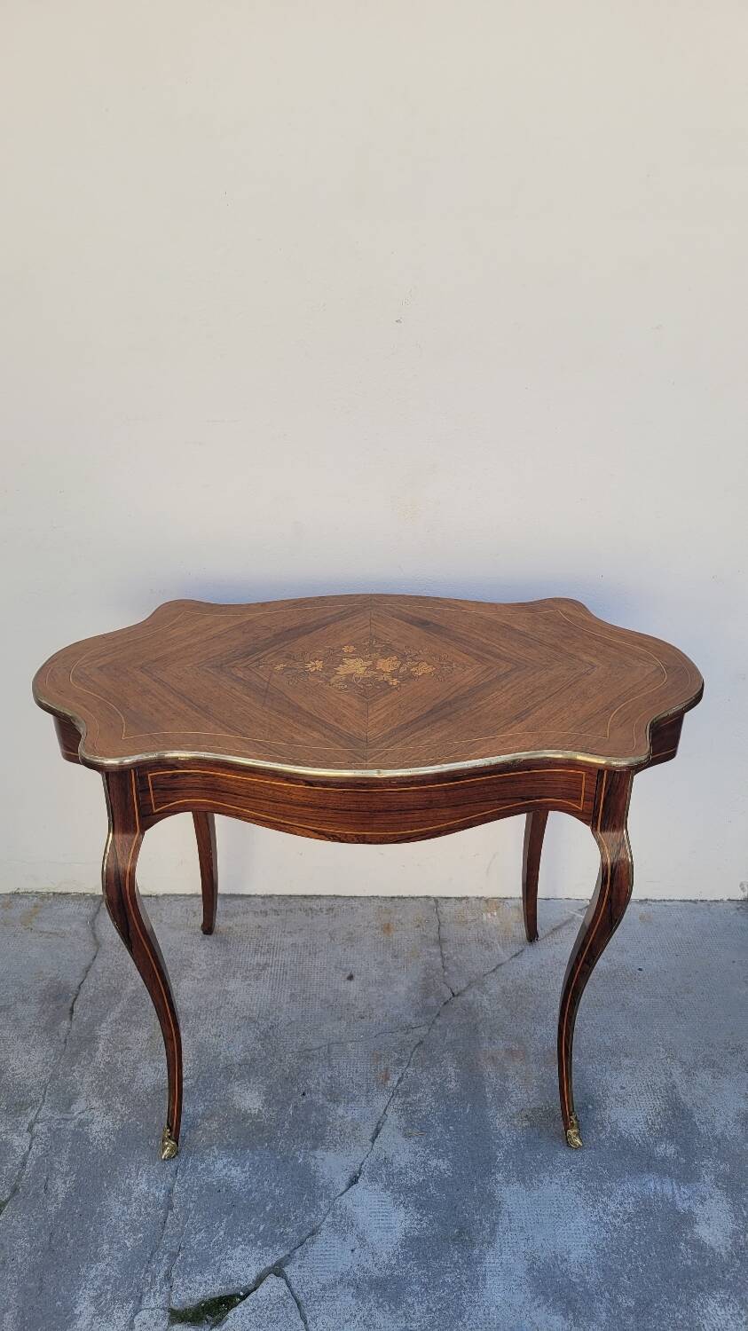 Napoleon III violin-shaped middle desk table 19th in marquetry