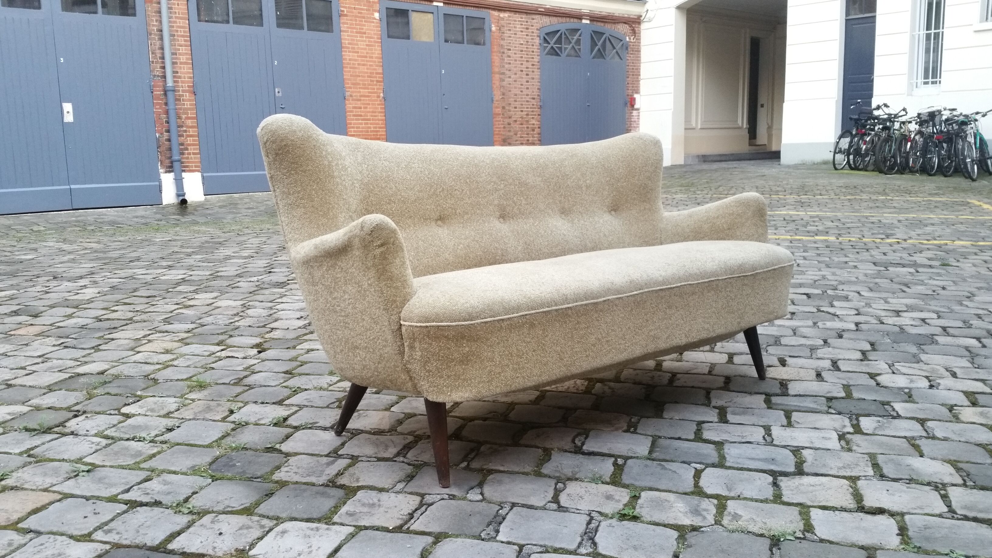 Reare Fauteuil Club Wing chair organic annéee 50