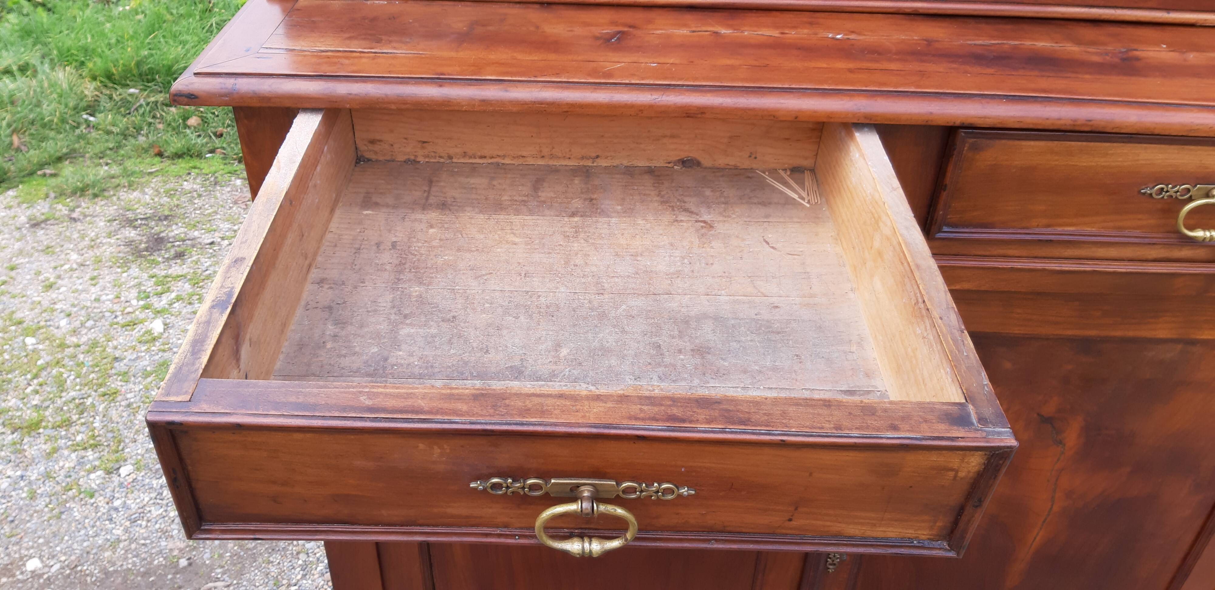 Walnut showcase buffet 19th