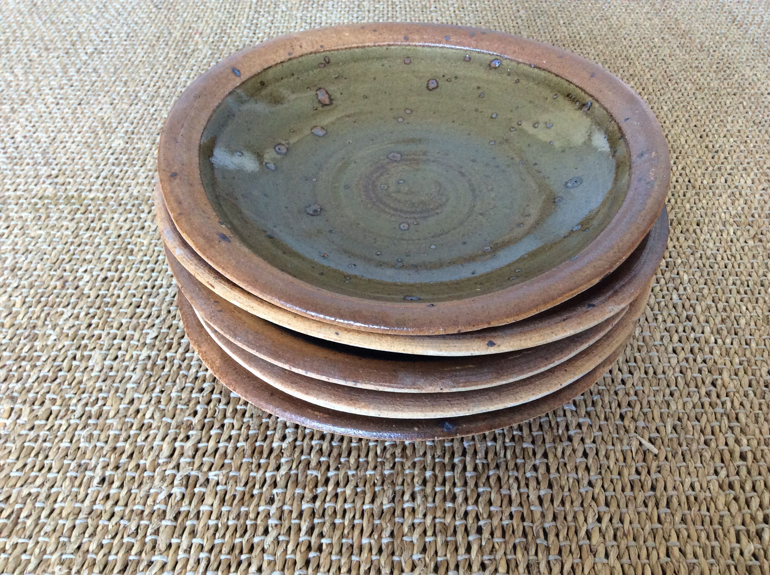 Set of stoneware plates
