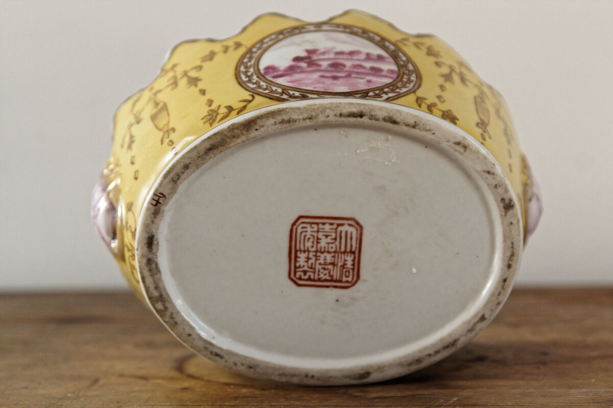 Refreshing canopy in porcelain from China