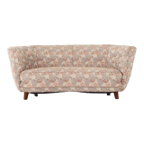 Banana-shaped sofa 1970s design