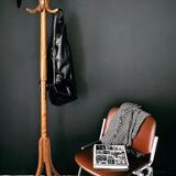Baumann coat holder