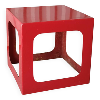 Cube side table in fibreglass
