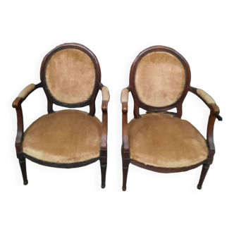 Paire de fauteuil médaillon Louis XVI
