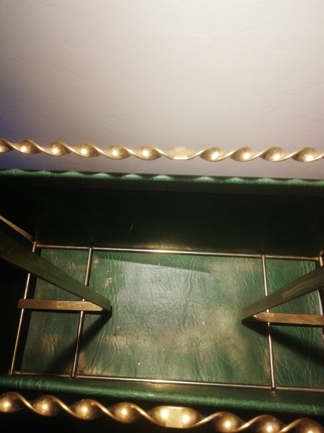 Vintage magazine/newspaper holder