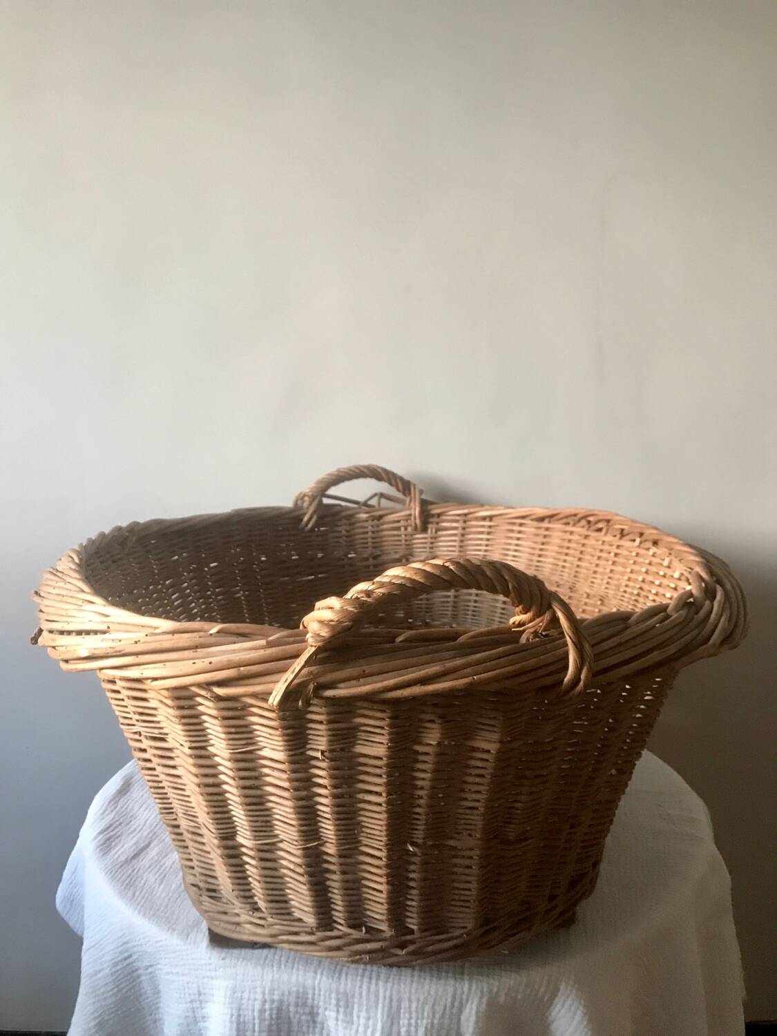 XL wicker laundry basket
