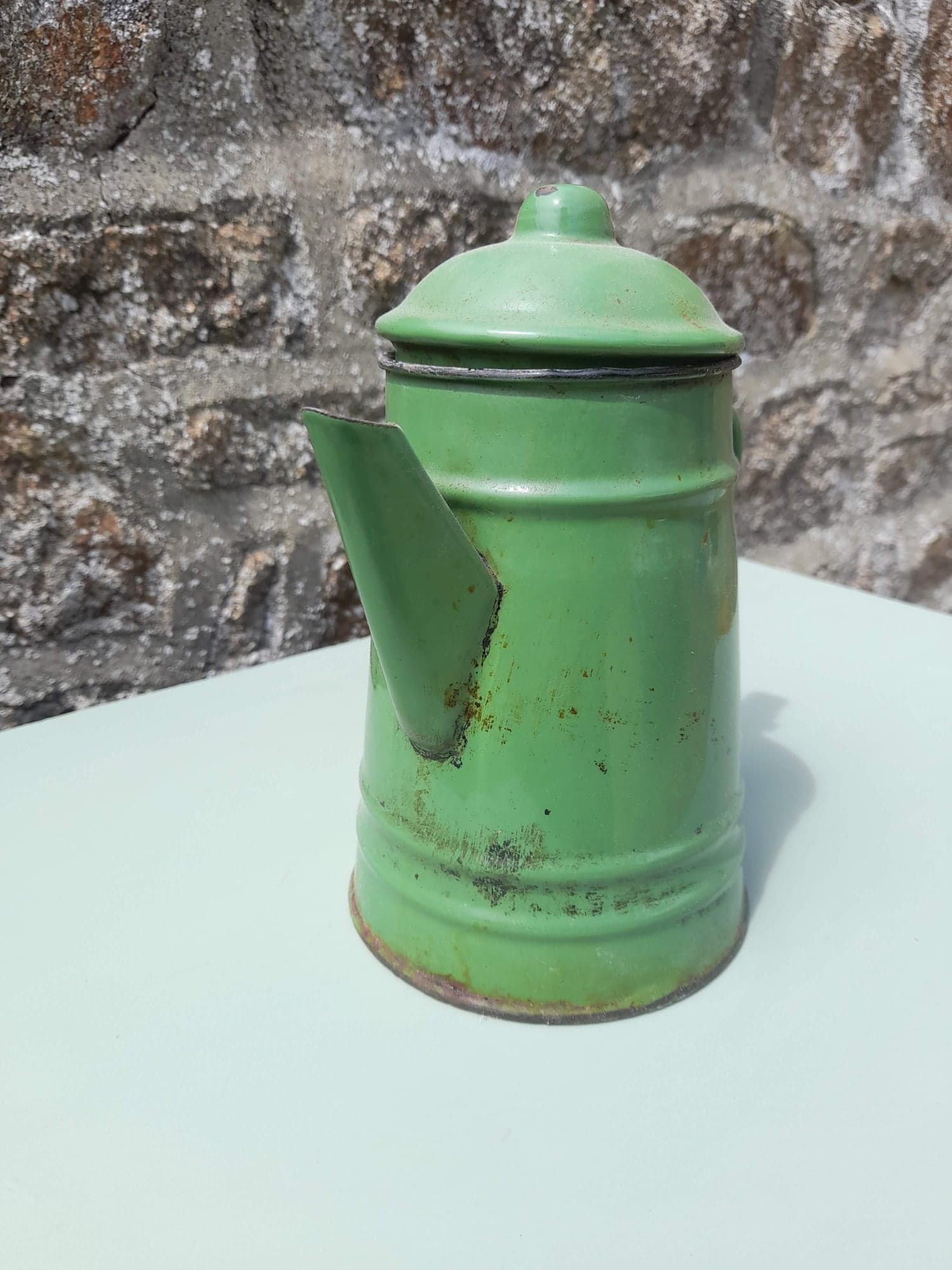 Enamelled sheet metal teapot