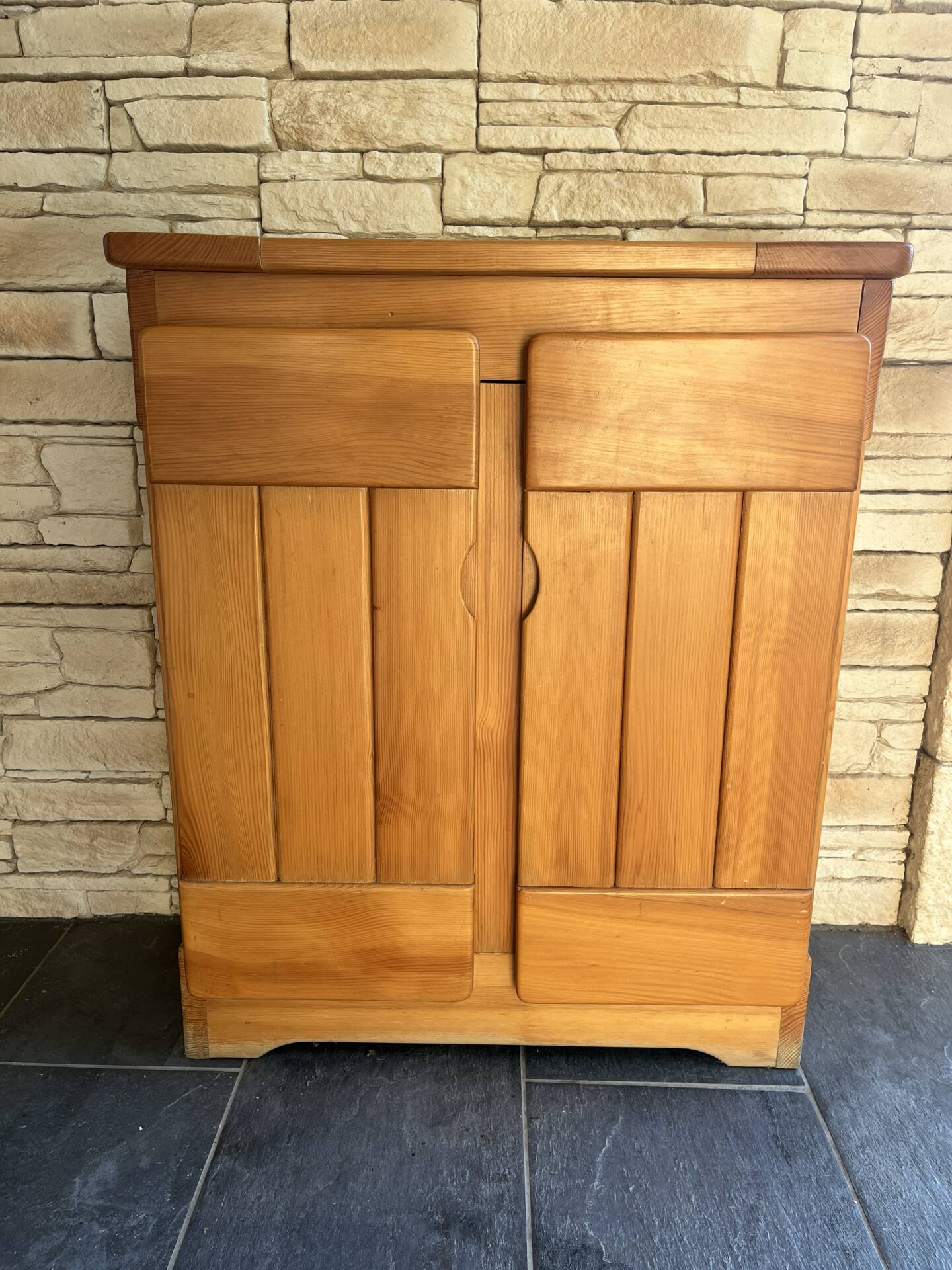 Vintage Meuble de rangement maison regain 1960 Perriand les arcs 