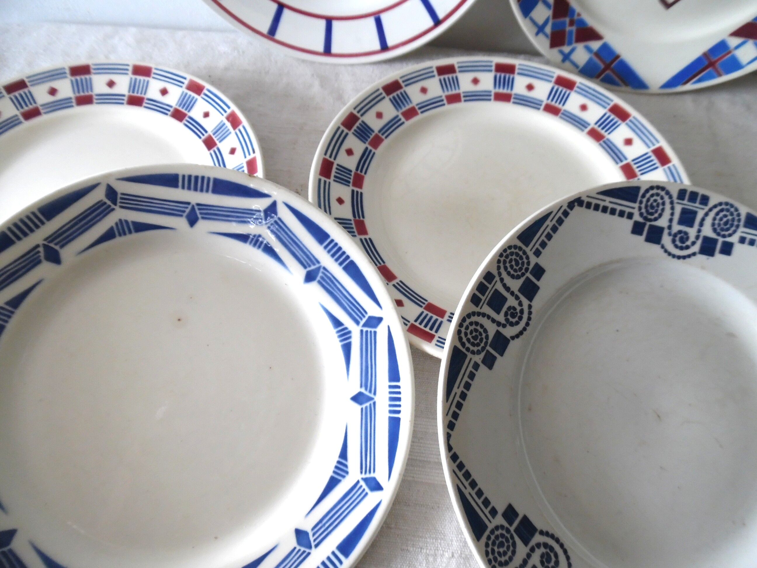 6 mismatched plates