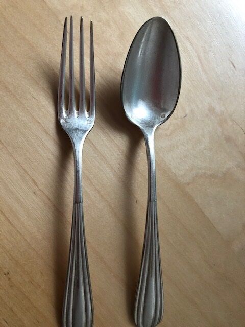 Set of six cutlery with silver metal entremets