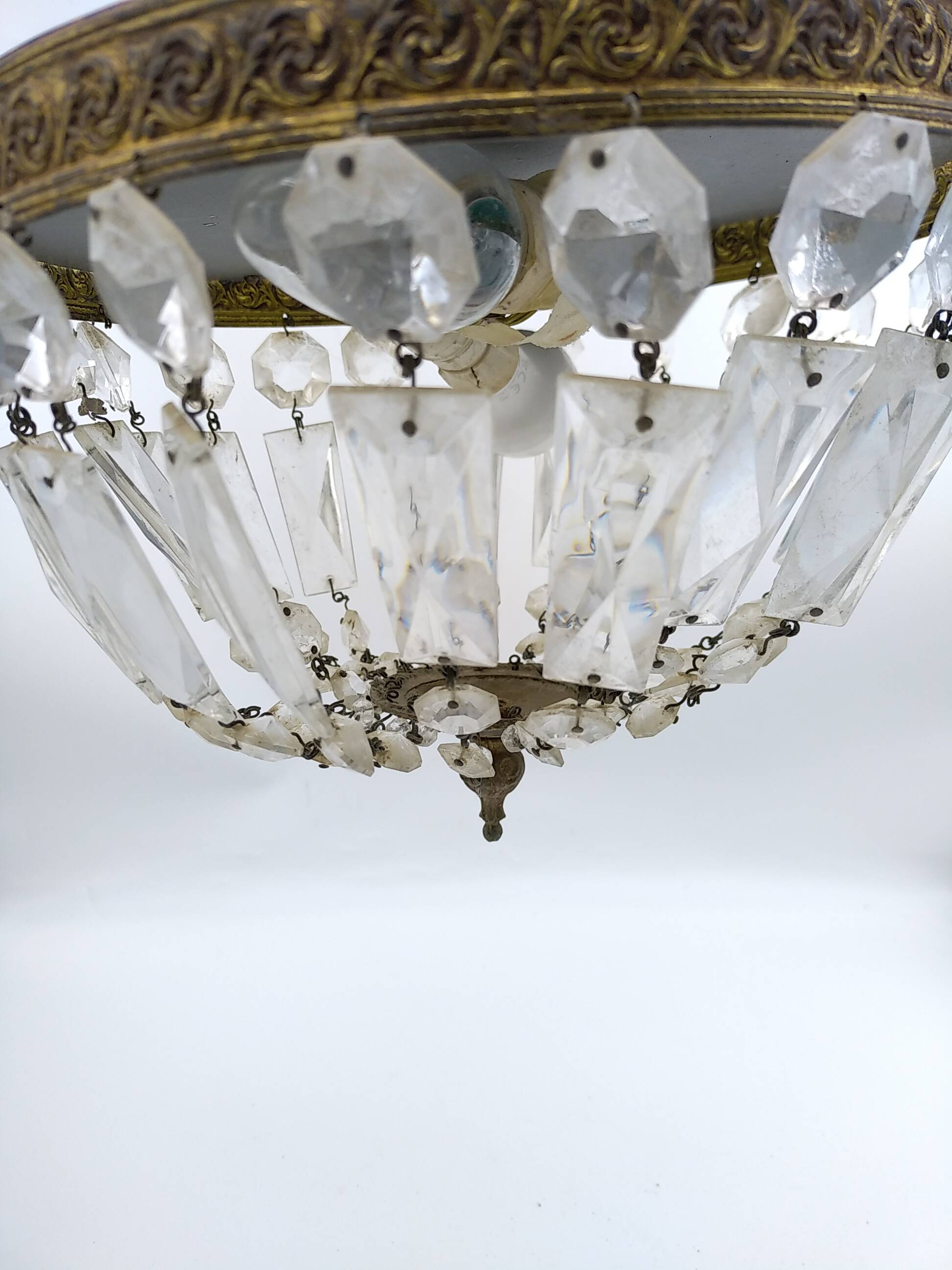 Art deco ceiling light or pendant lamp with tassels and brass. 22 rows.