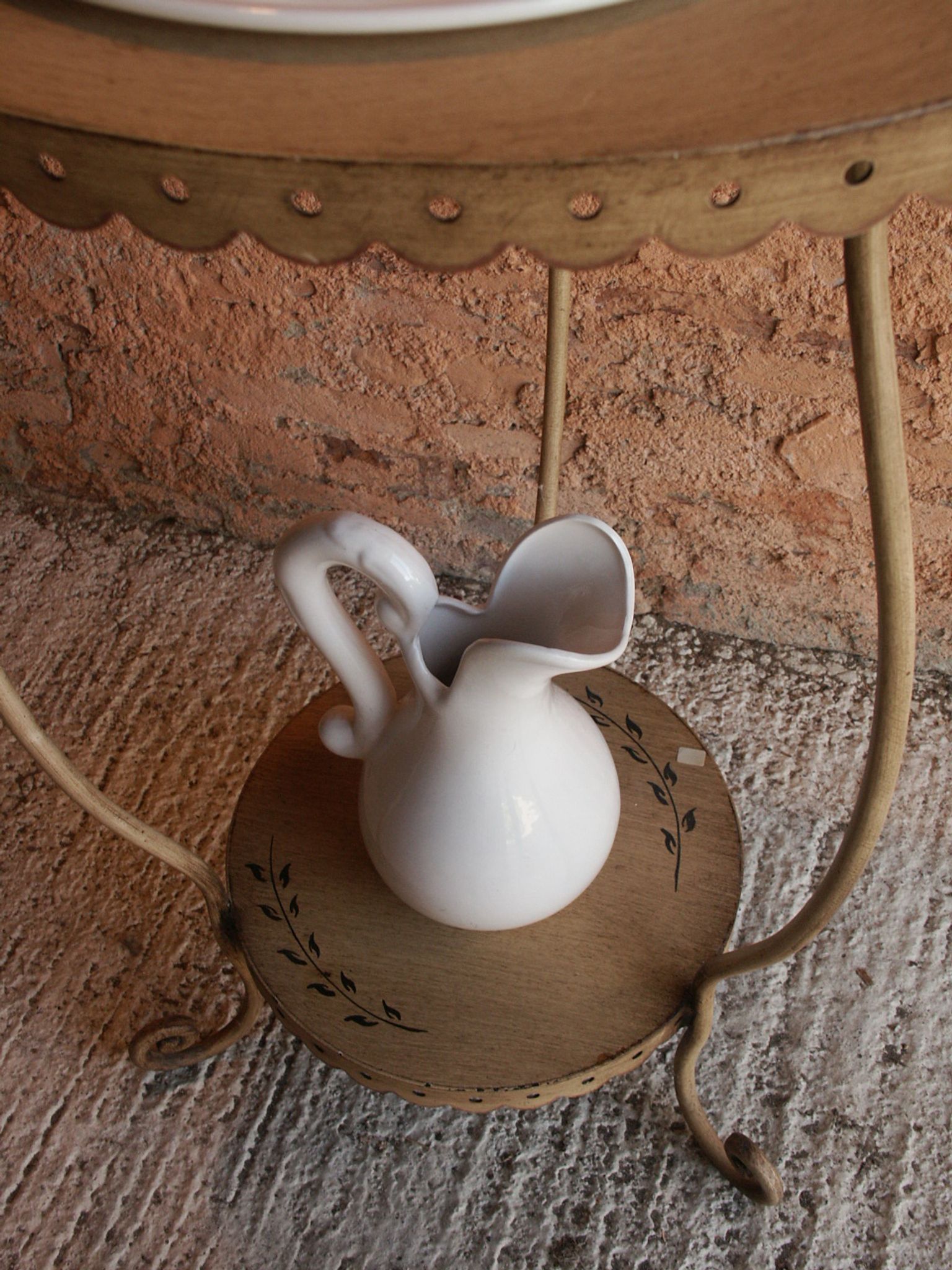 Metal and porcelain hairdresser