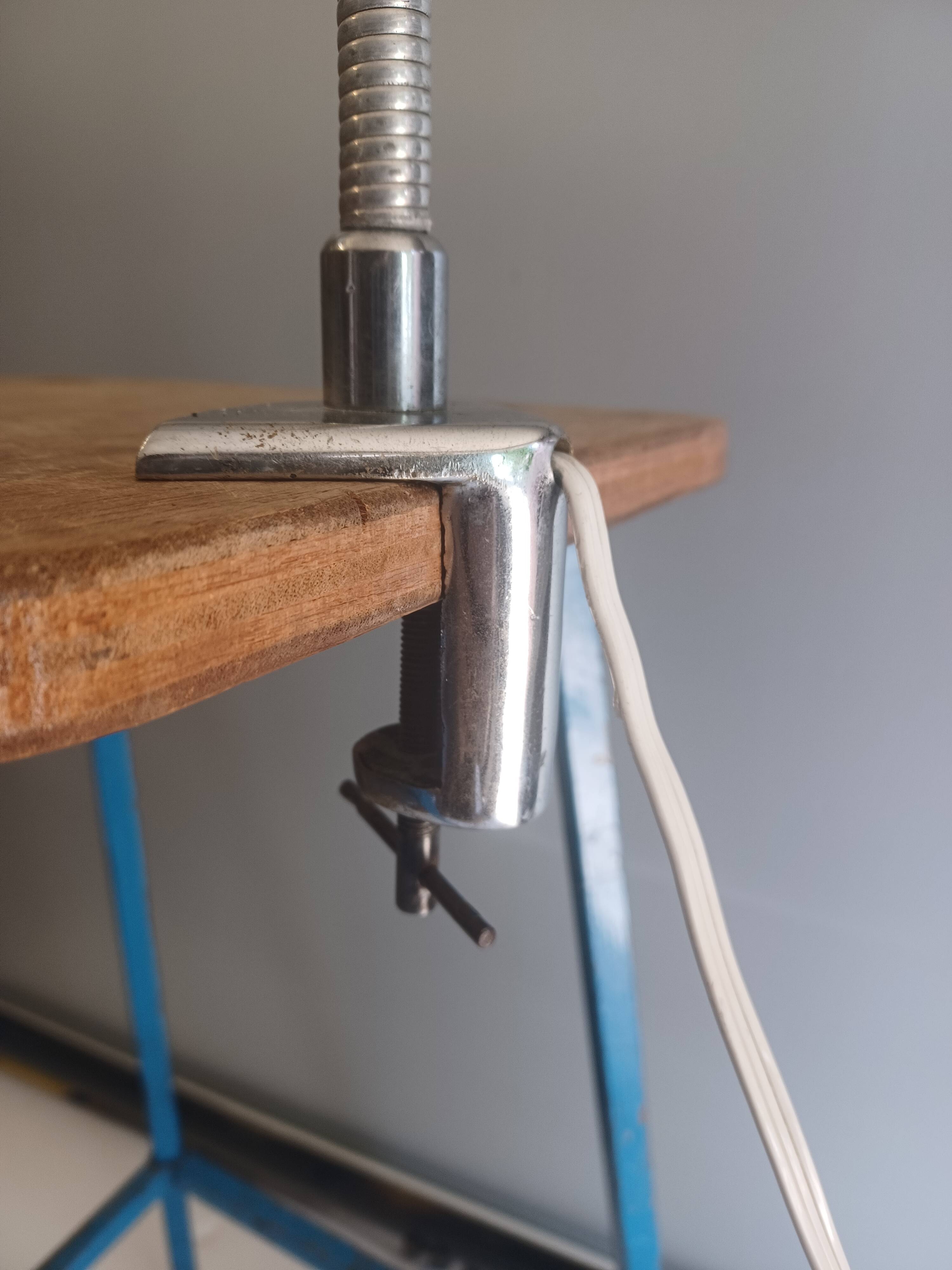 Industrial/workshop lamp - Adjustable on a flexible arm - 1950