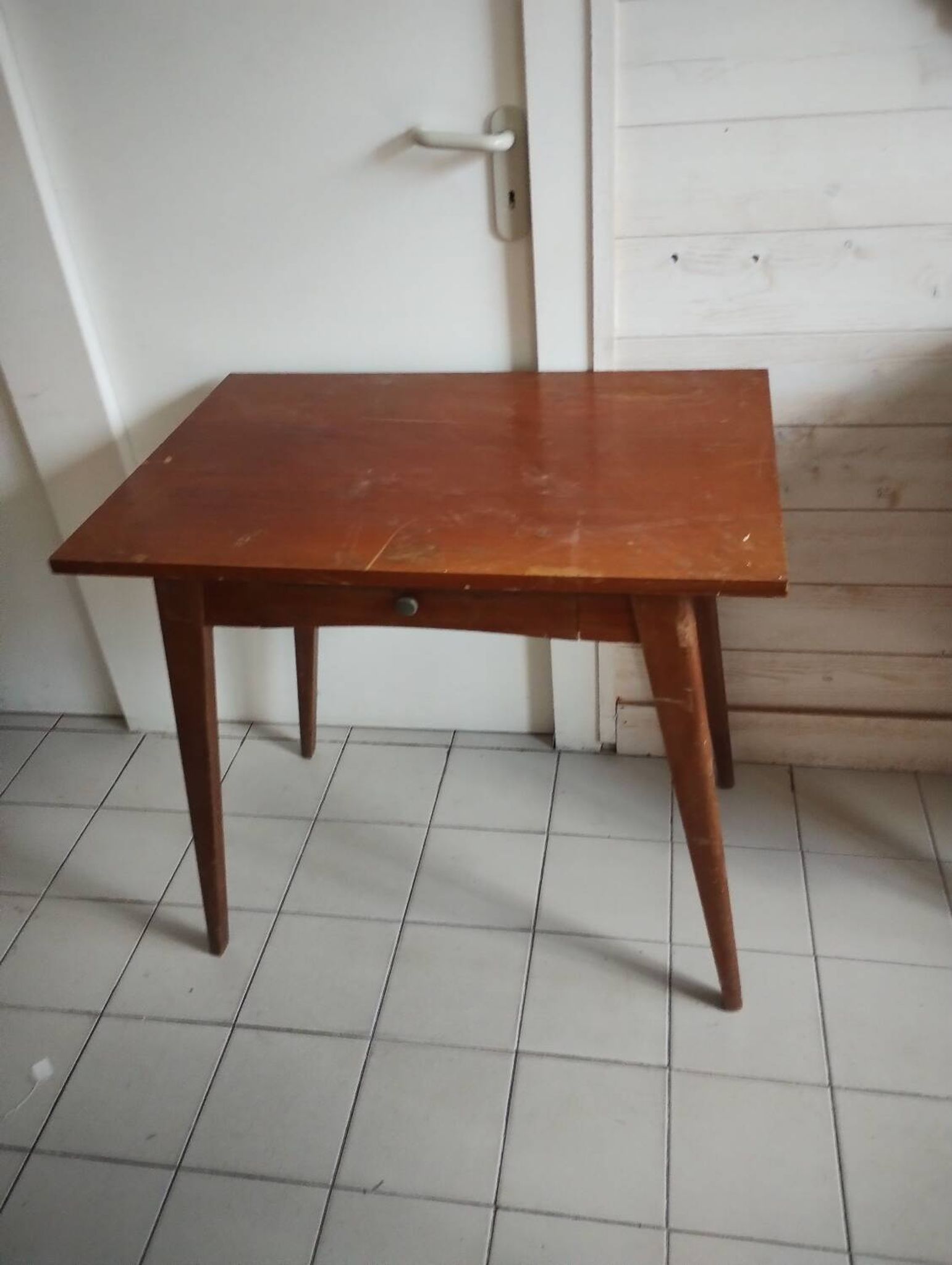 Compass leg desk