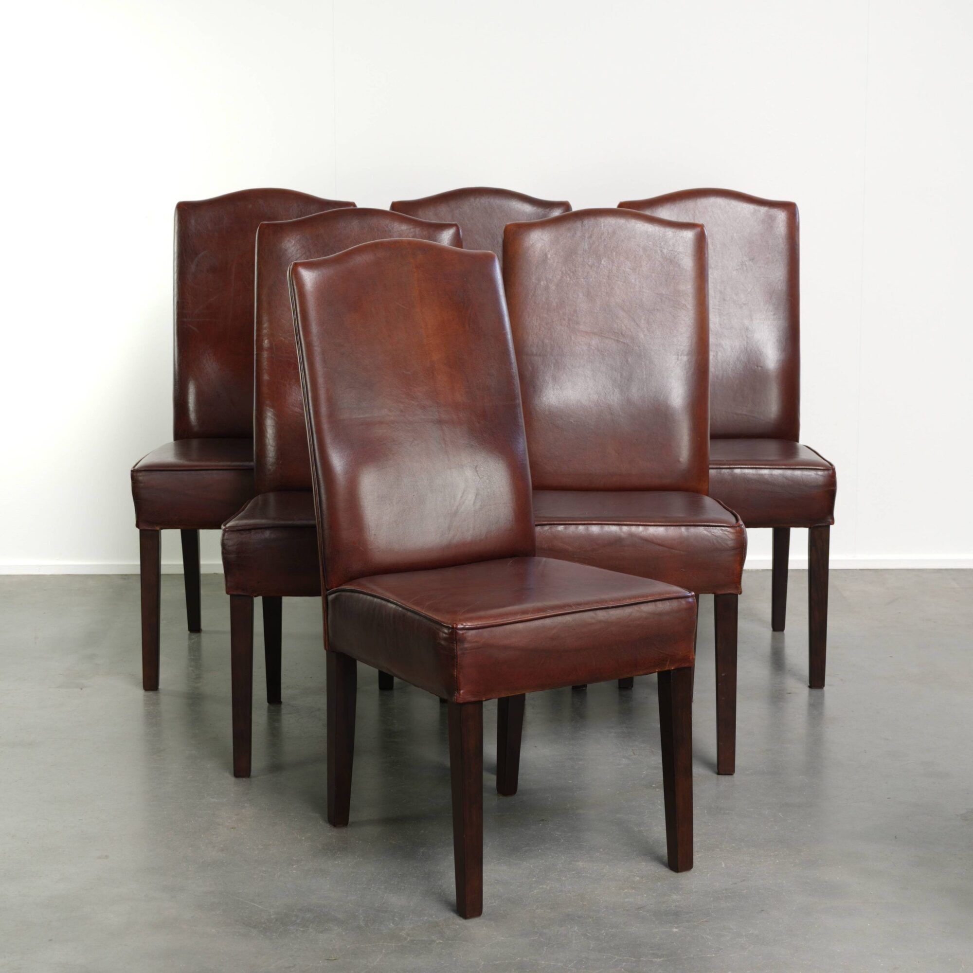 Beautiful and comfortable set of 6 sheepskin dining chairs in English style