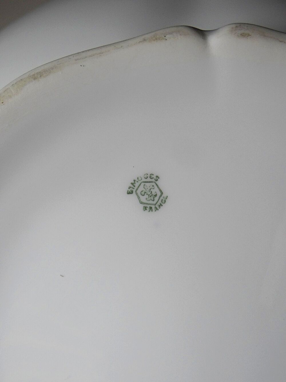 Large vintage salad bowl in white Limoges porcelain, 1960s-1980s.