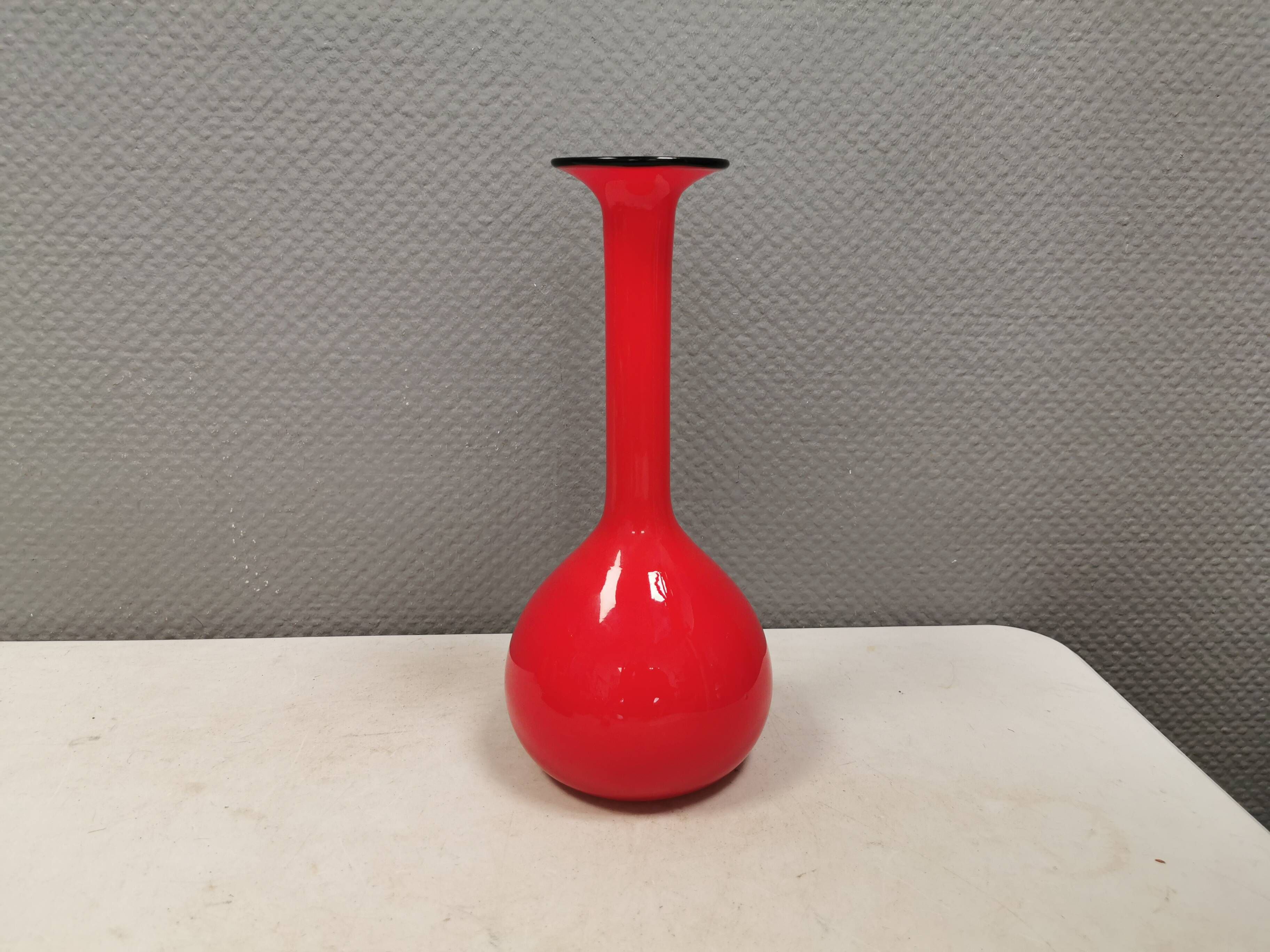 A beautiful, slender vase scandinavian 1970-80s