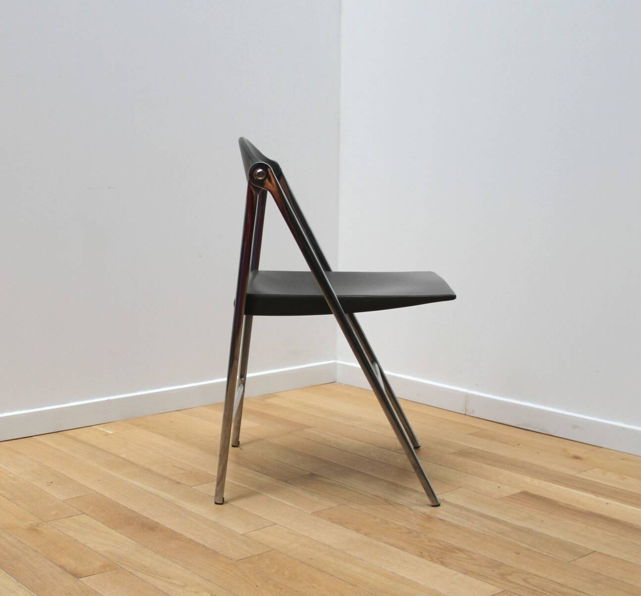 Pair of Donald Chair chairs, Poltrona Frau