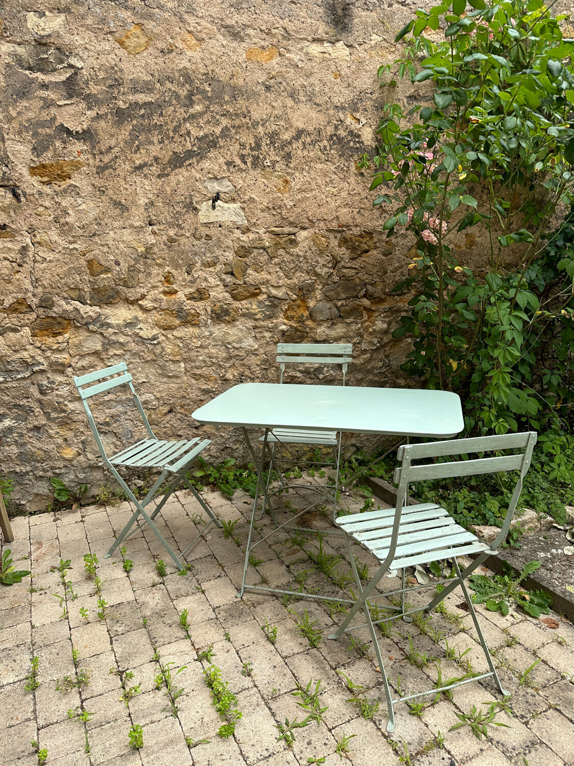 Almond green metal garden furniture