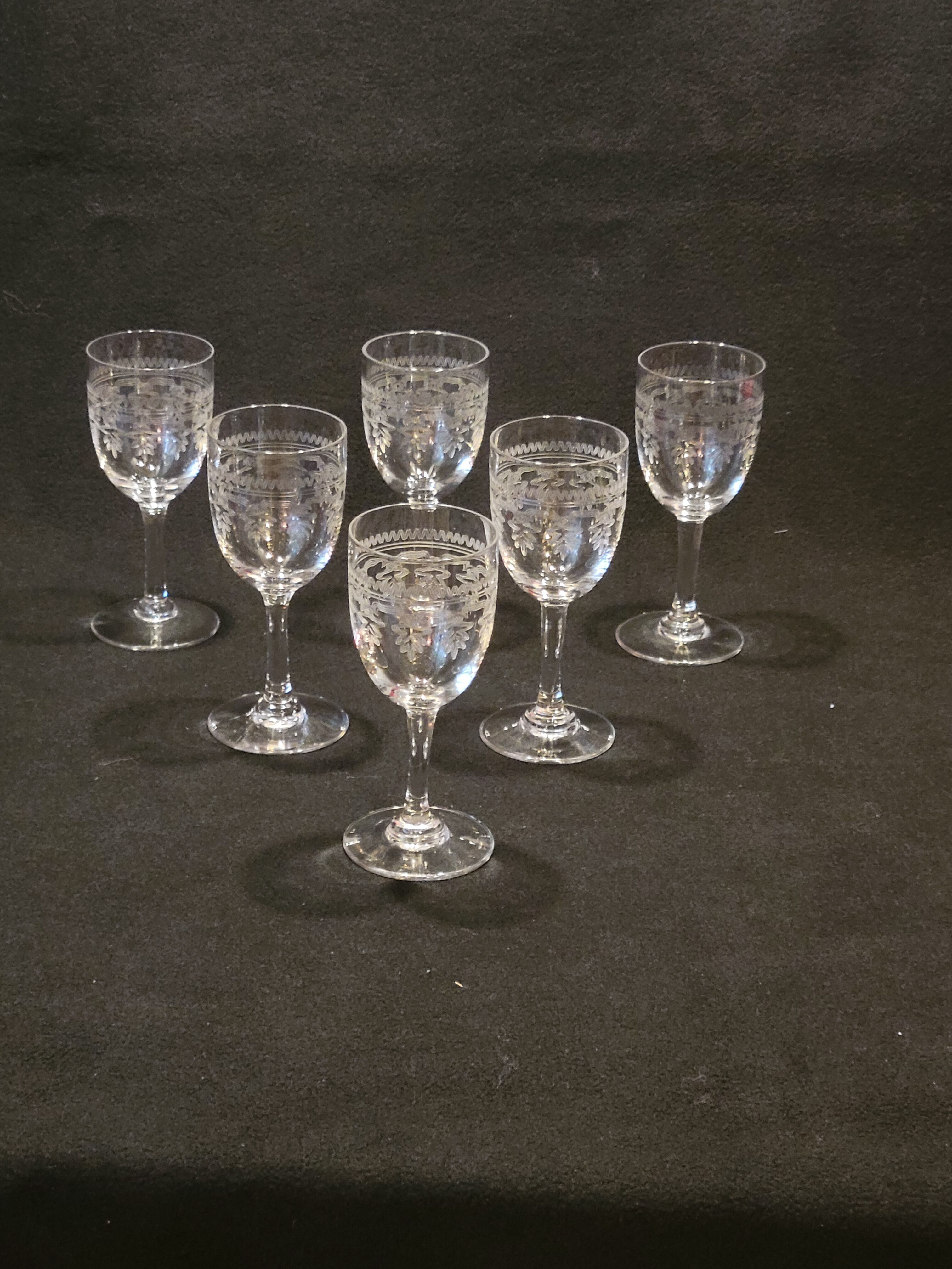 6 old Port stemmed glasses in engraved baccarat crystal