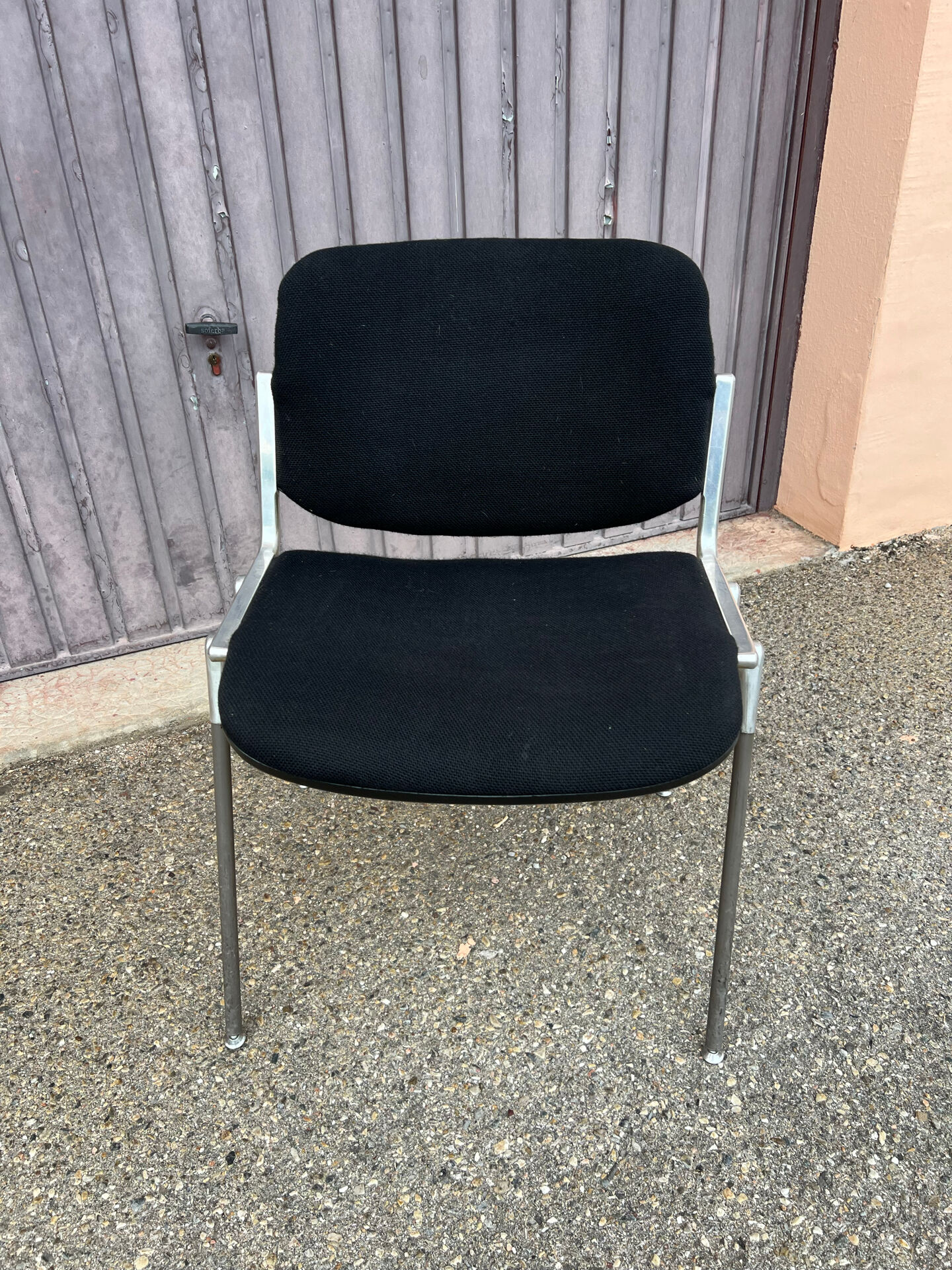 Pair of designer chairs DSC Castelli signed by Giancarlo Piretti Italy