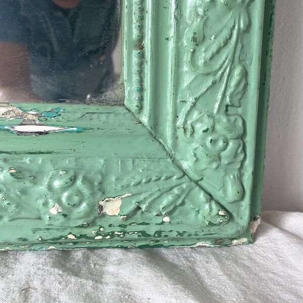 Miroir ancien classique – cadre bois et plâtre – repeint vert années 60