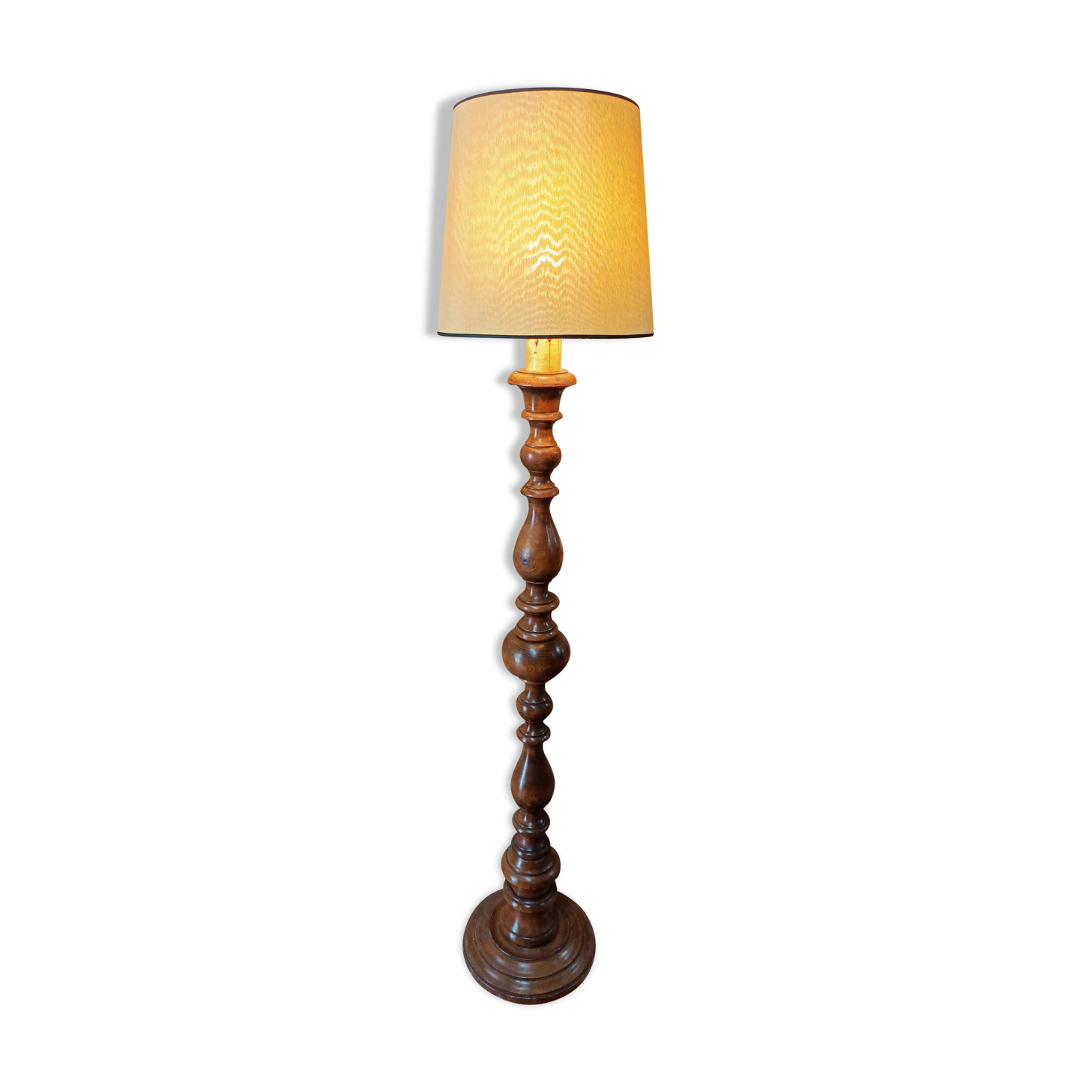 Floor lamp