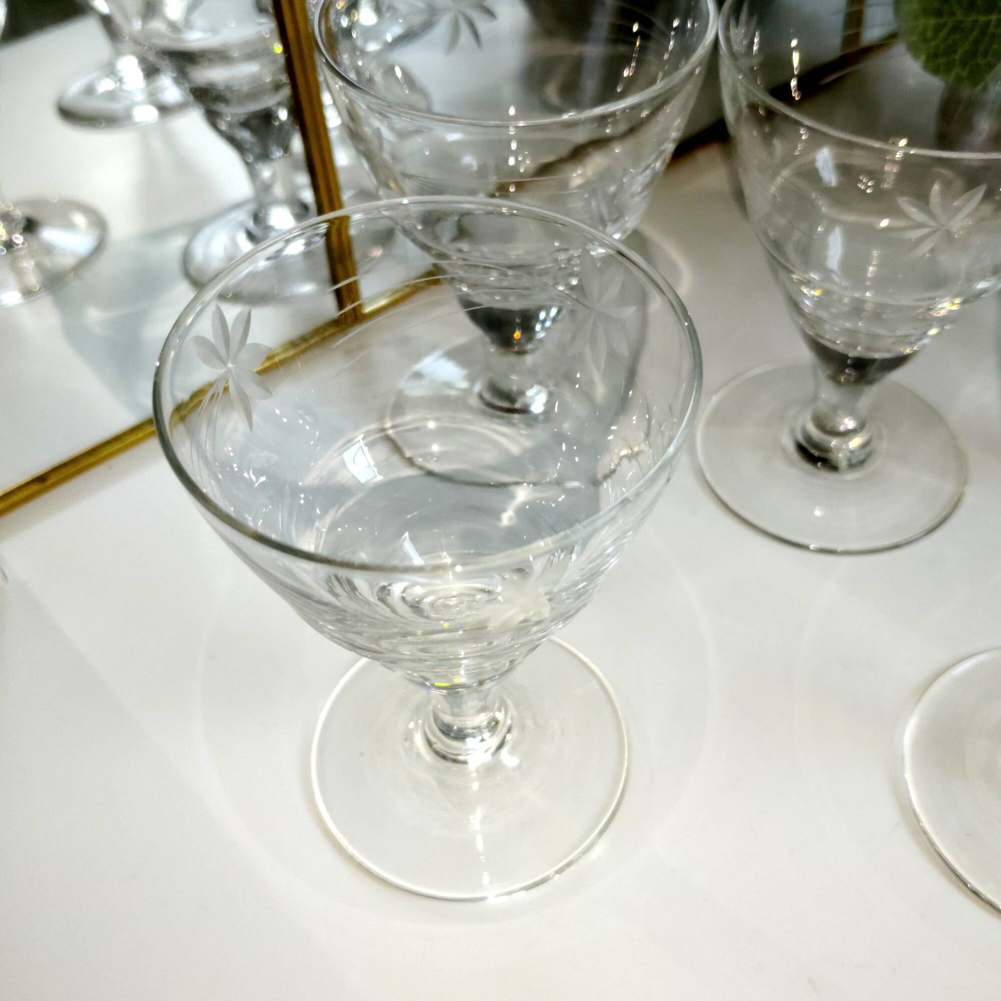 Grab it: Set of 5 Art Deco engraved crystal wine glasses - 1920