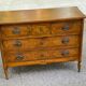Commode Louis XVI en marqueterie et placage d'amarante/merisier 1950