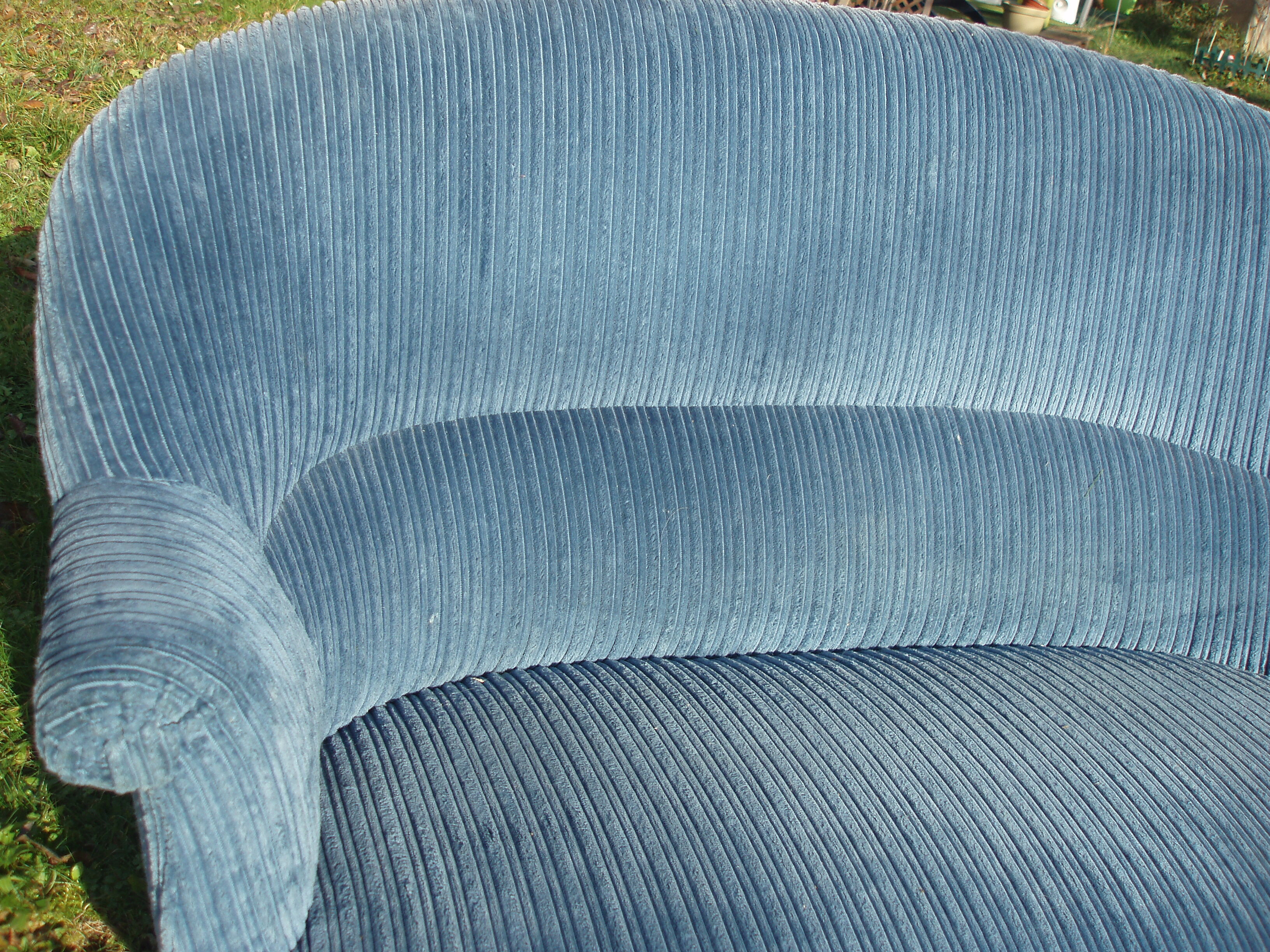 Vintage blue sofa 2 seats in velvet