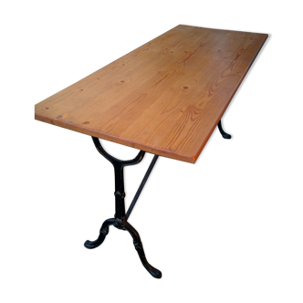 Bistro table
